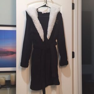 Victoria’s Secret hooded robe XS/S